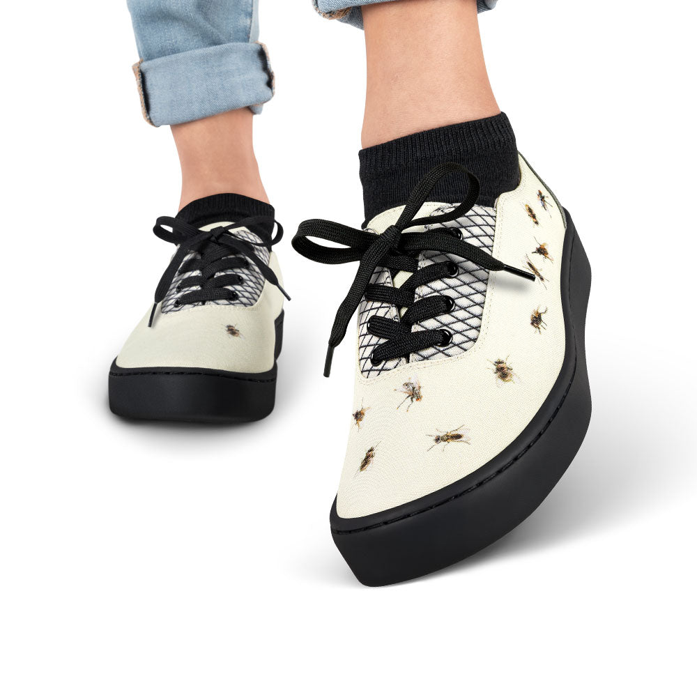 Hot Chocolate Design Buzzing Bees Casual Sneaker