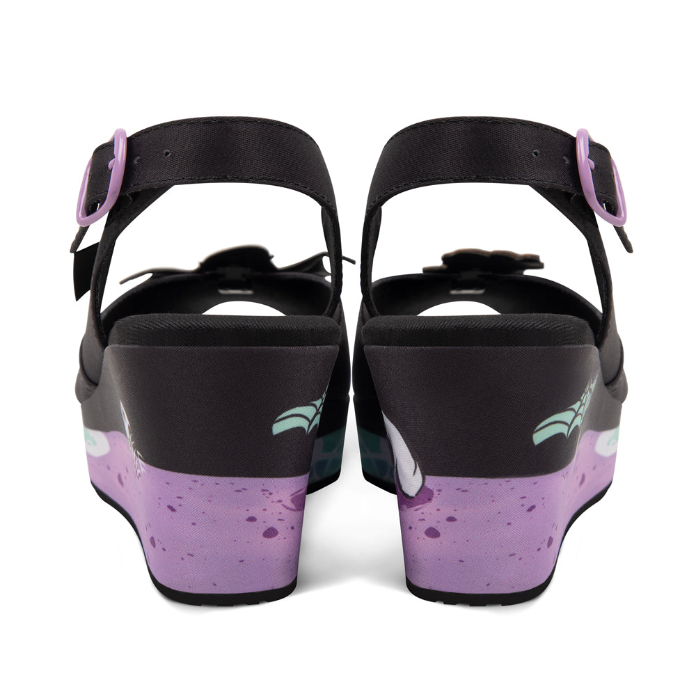 Hot Chocolate Design Chocolaticas® Beach Ghouls Women's Sandal