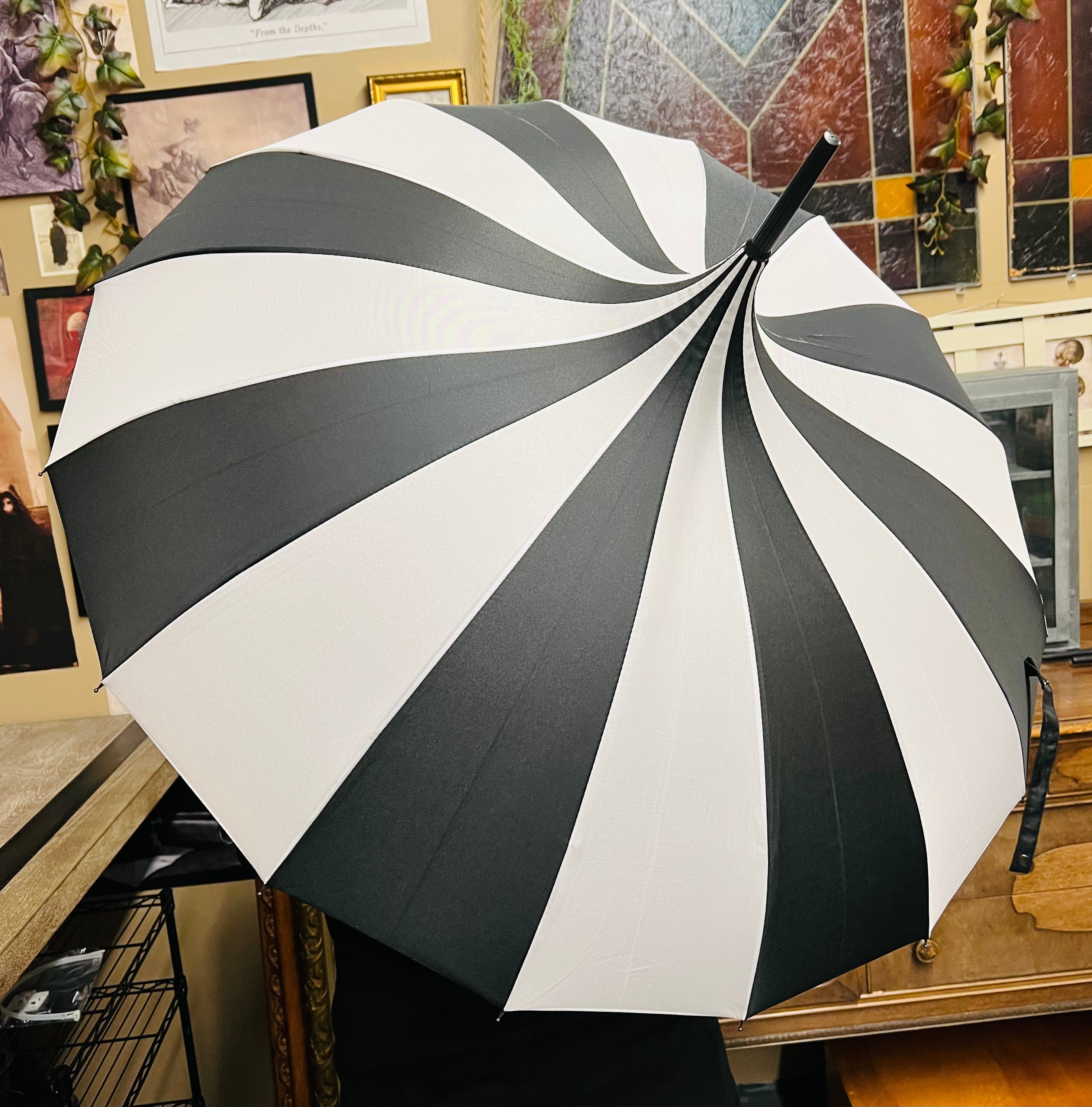 Witchwood White/Black Umbrella