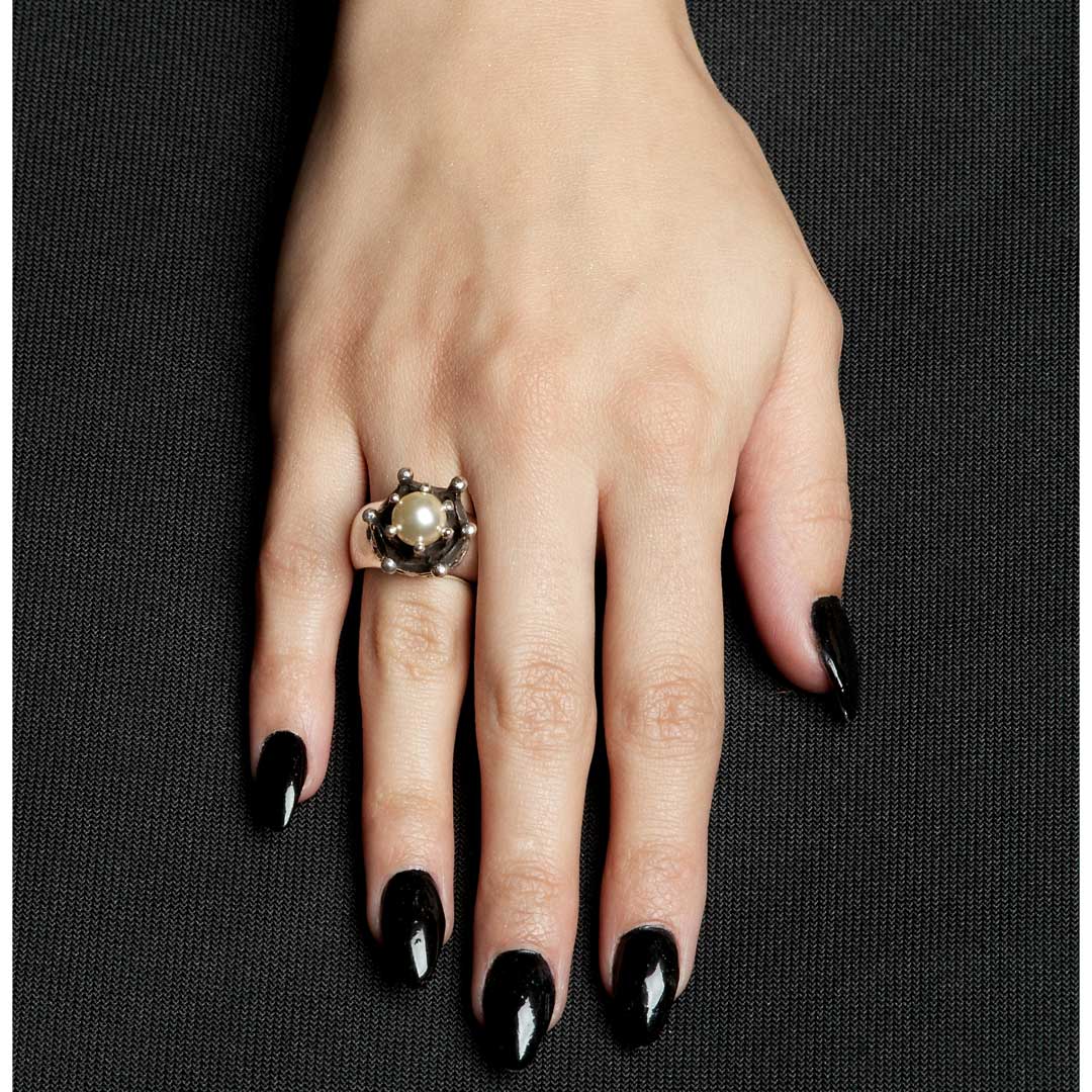 Femme Metale Goddess Pearl Crown 925 Silver Ring