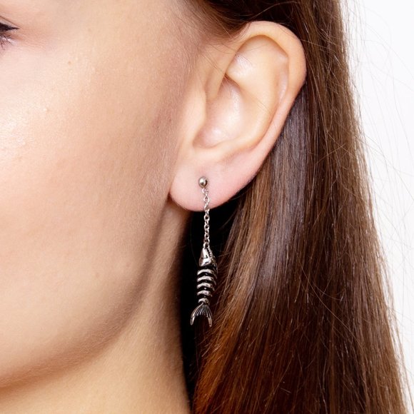 Controse Fish Bone Dangling SST Earrings